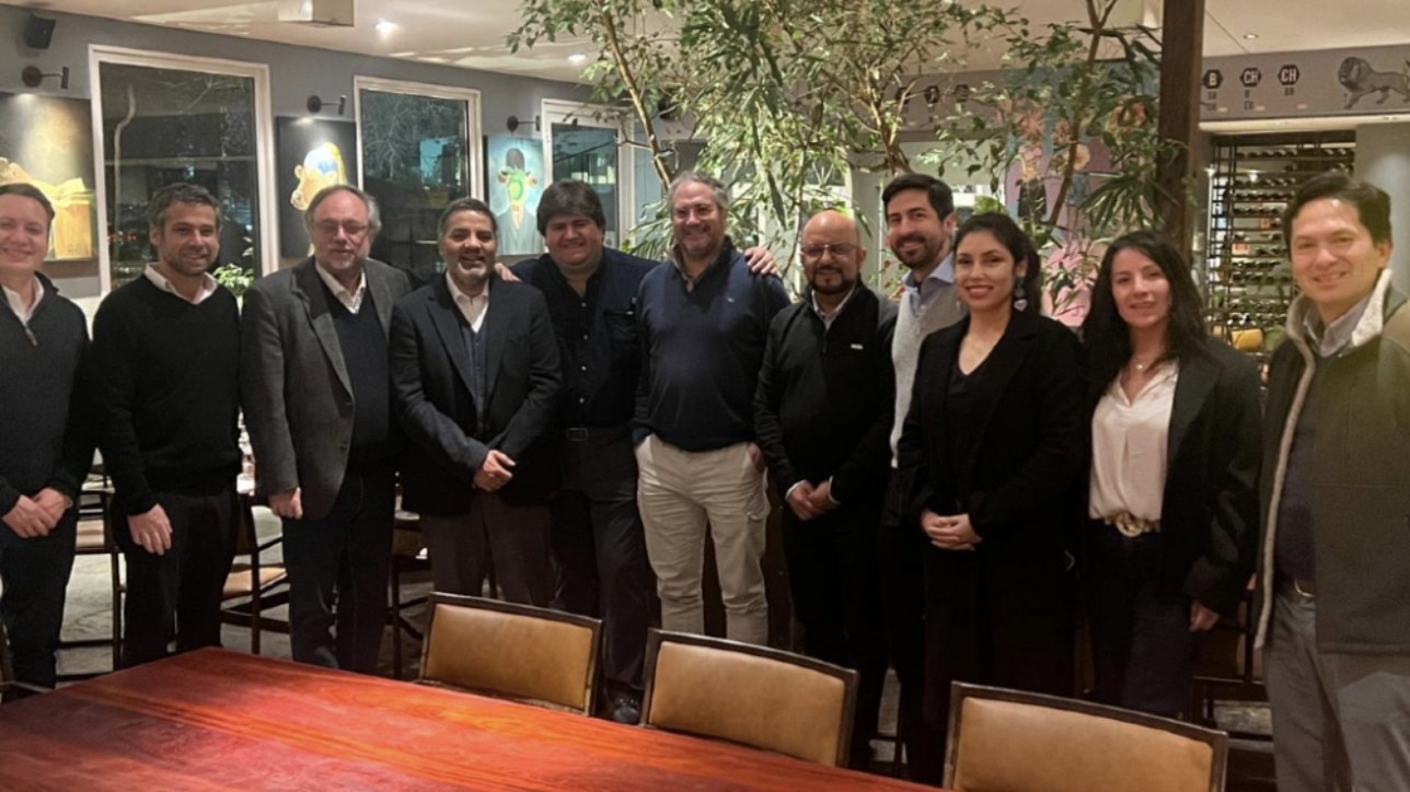 Equipe de pesquisadores das universidades do Chile e do Desarrollo que participam do PRECISION-AI