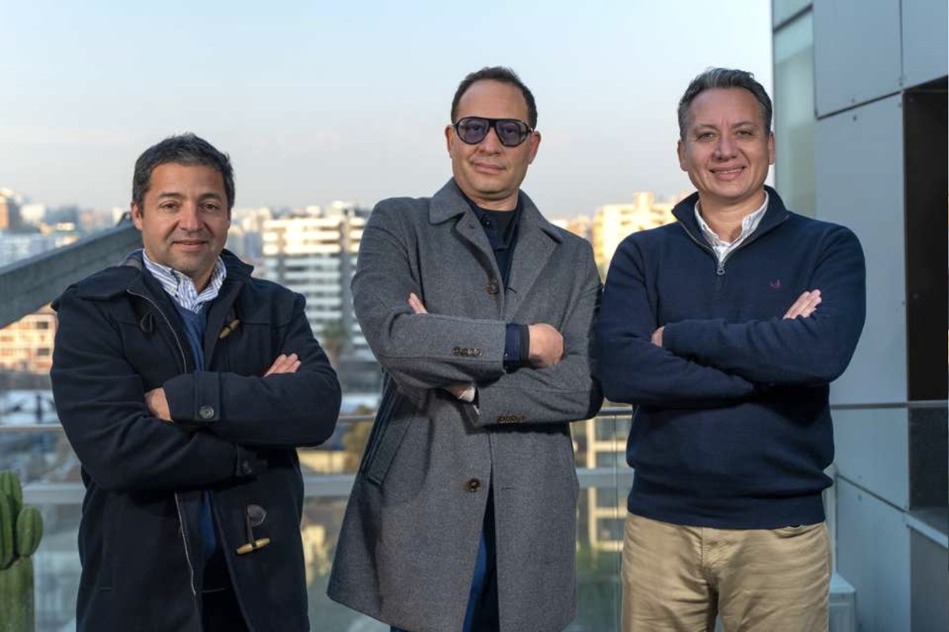 Rodrigo Venegas, Gonzalo Navarrete e Claudio Barrientos, da equipe Oncoger